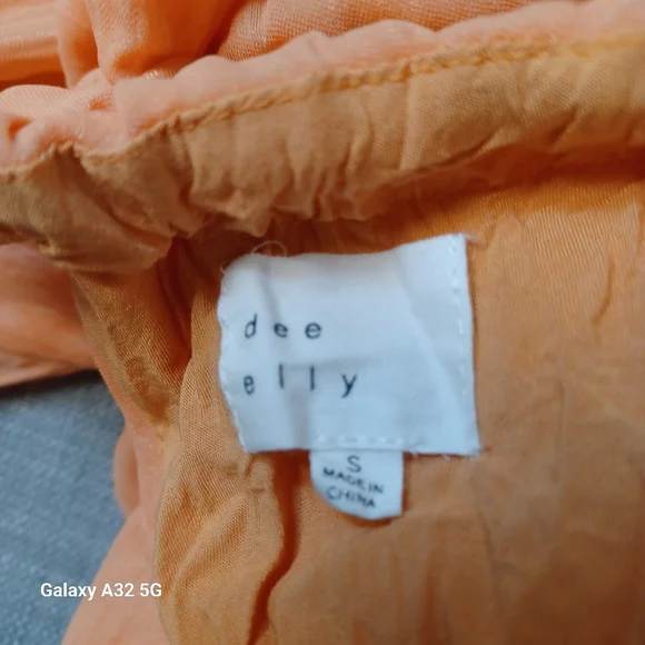 Dee Elly Backless Size S Peach Pleated Dress - Picture 2 of 10